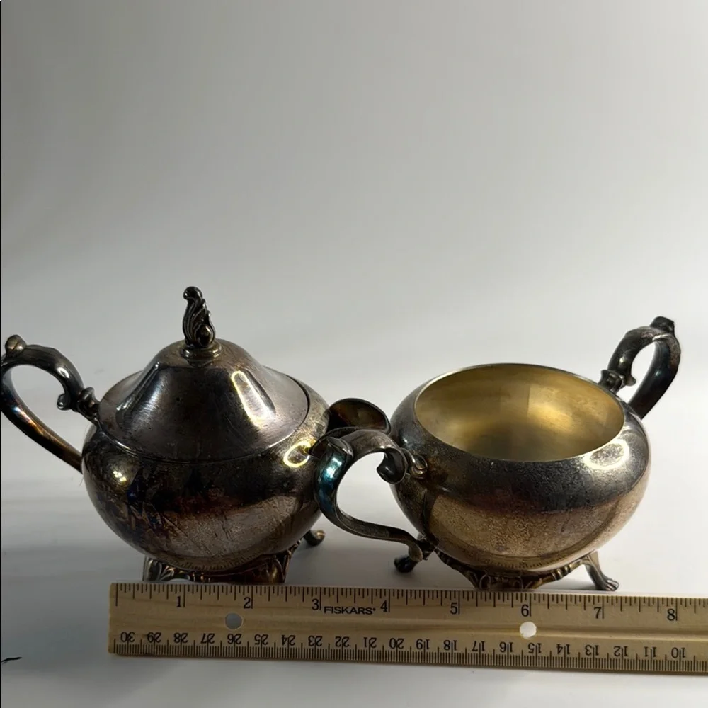 Vintage Sugar and Creamer set, I believe is Silver Plated - Picture 9 of 16